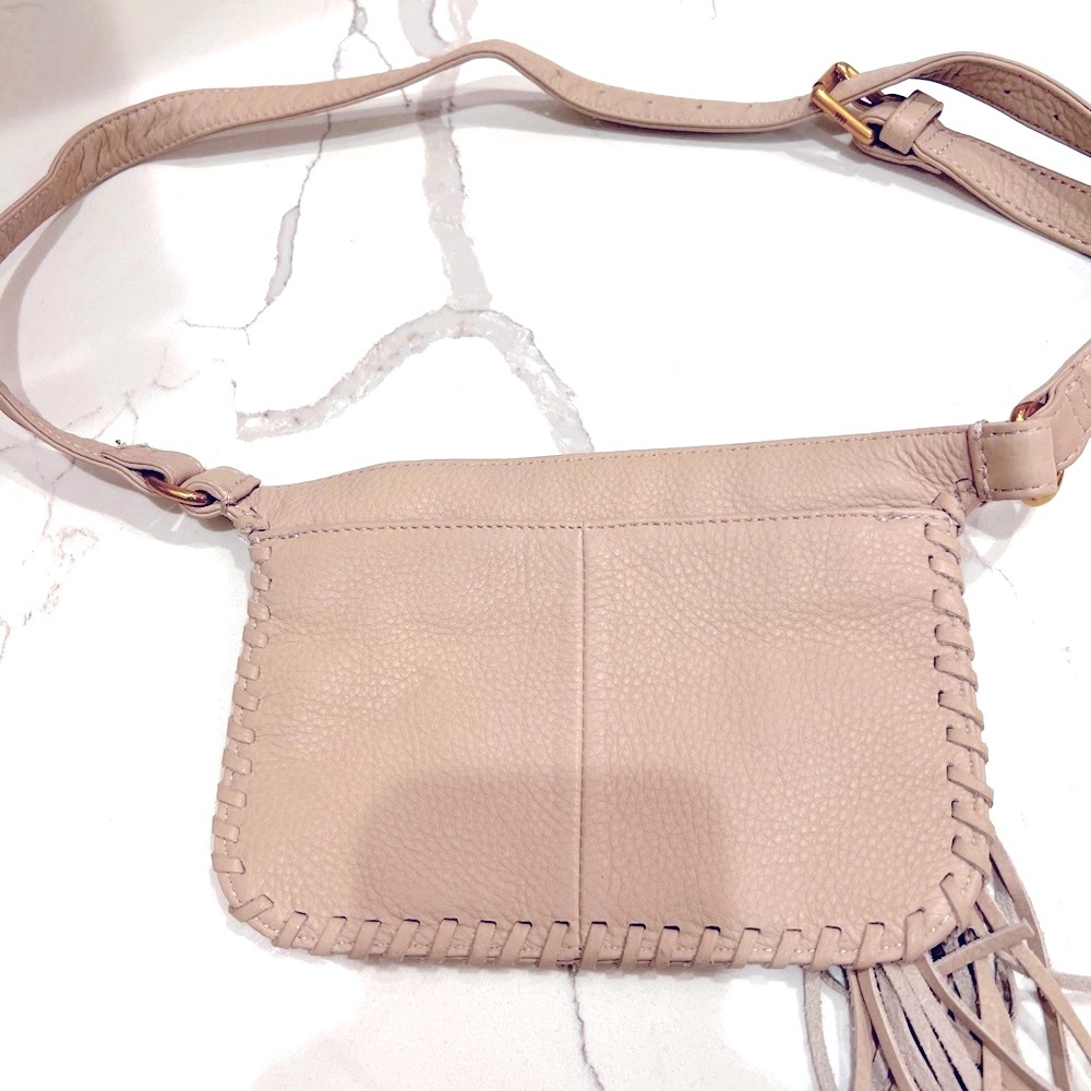 Elegant Cream Leather Crossbody Bag - Picture 5 of 8